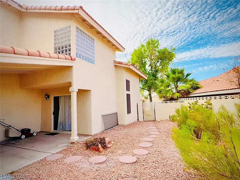 8405 Justine Ct — Photo 40