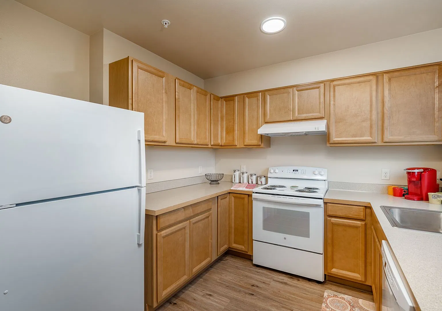 M1249 - Park Terrace Apartments — Photo 3
