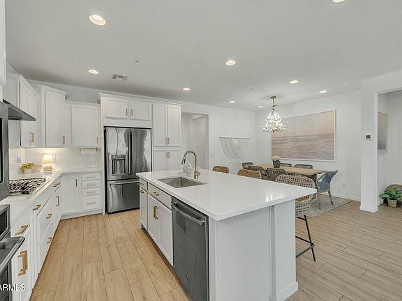 5th image of 1876 S HUISH Drive