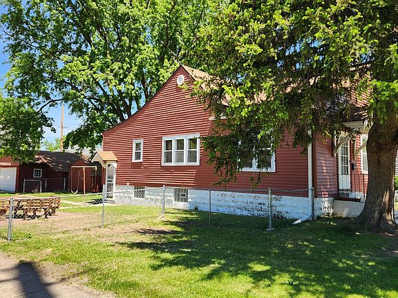 2nd image of 562 7th Ave S
