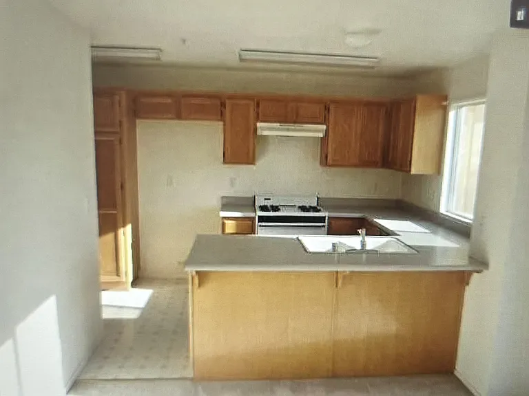 220 E Grant St — Photo 5