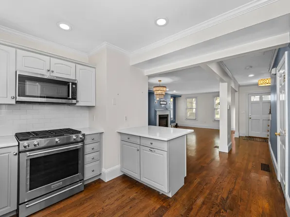 67 Tremont St, Charlestown, MA 02129