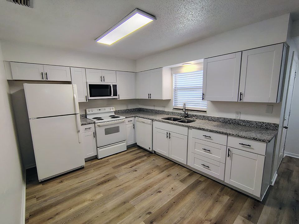 1st image of 4830 9th St #4830