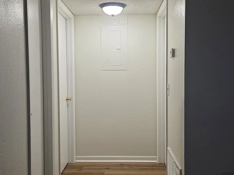 915 Ariana Apartment Community — Photo 36