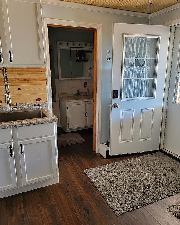 1st image of 148 S 4th St