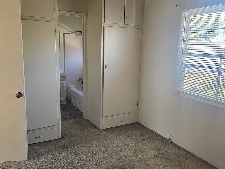 1467 E Main St #H — Photo 4