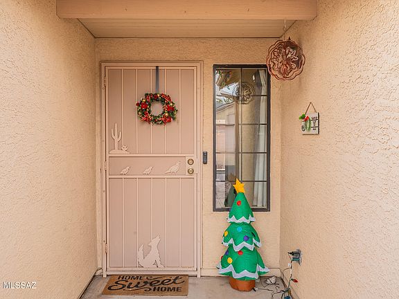 4th image of 3043 W Country Hill Dr