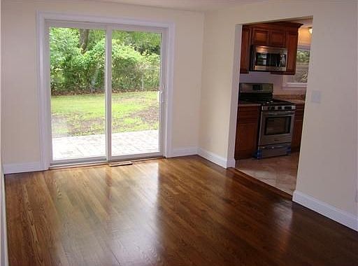 5th image of 22 Ashwood Cir