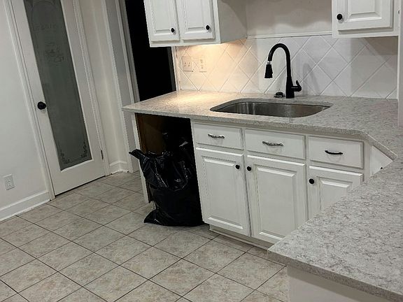 2nd image of 115 Pierson Cir