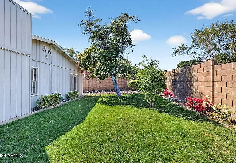 2822 E Willow Ave — Photo 6