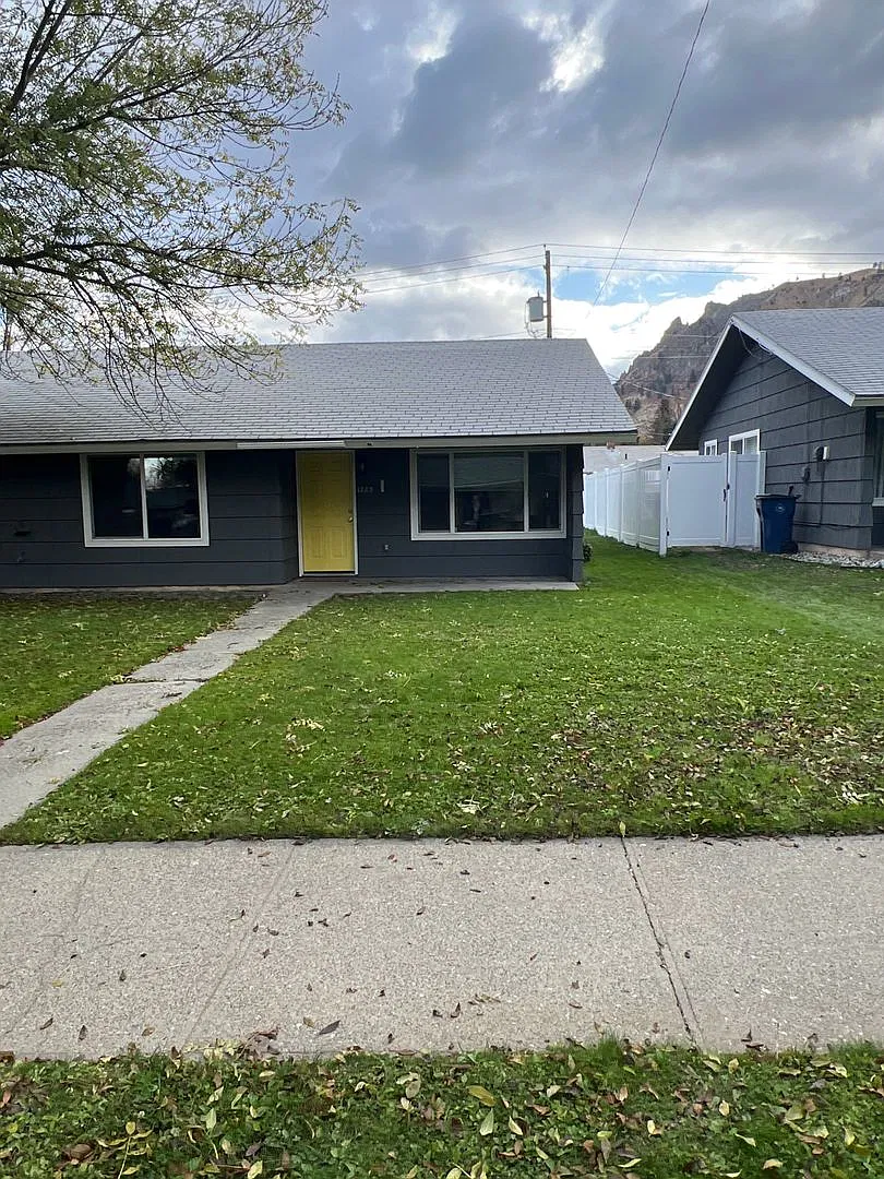 2 Bedroom In a Beautiful Residential Setting — Photo 3