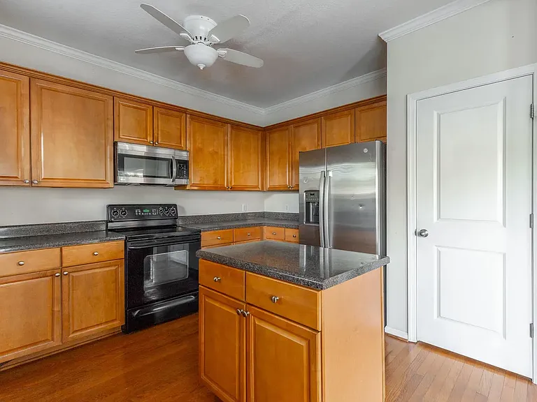 4102 Regency Ct — Photo 9