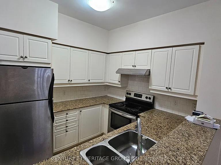 451 Rosewell Ave #202 — Photo 17