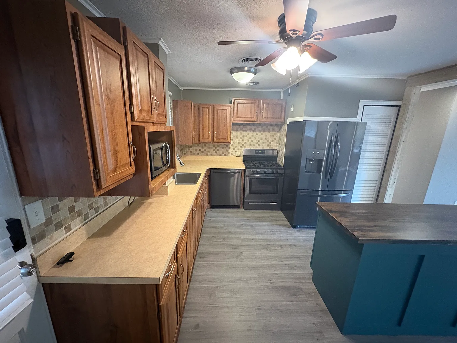 3 bed, 864 sqft, $1,650 — Photo 3