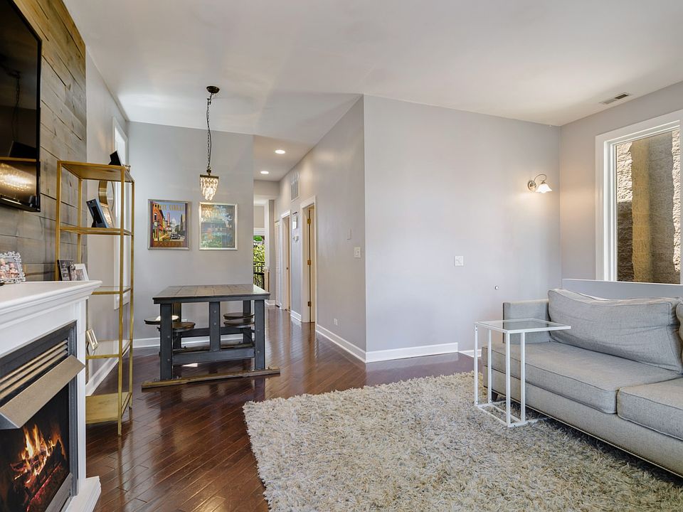 Living Room/Dining Room