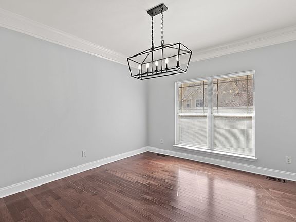 3rd image of 1068 Woodbury Falls Dr