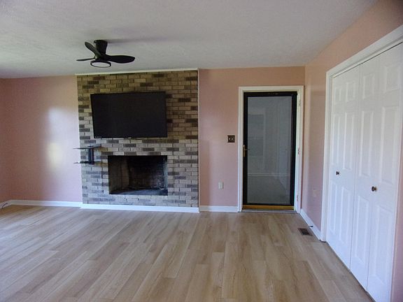 3rd image of 1100 Anita Ct