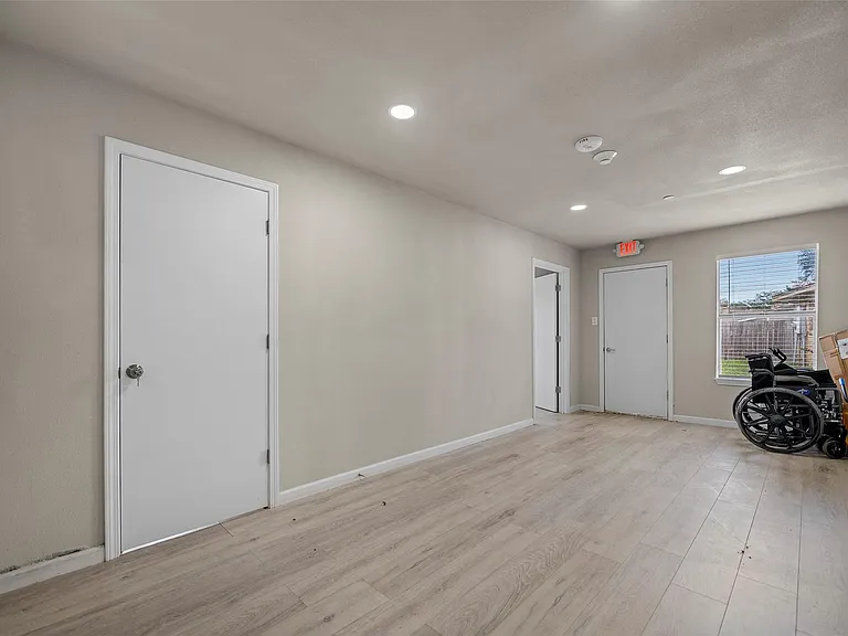22114 Merrymount Dr — Photo 33