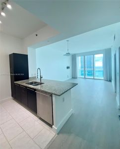 950 Brickell Bay Dr APT 5303, Miami, FL, 33131