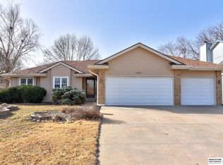 15033 Hillsdale Ave, Omaha, NE 68137
