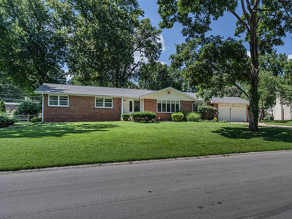 3rd image of 2349 S Catalina Avenue