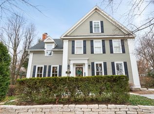 146 Franklin St, Geneva, IL 60134