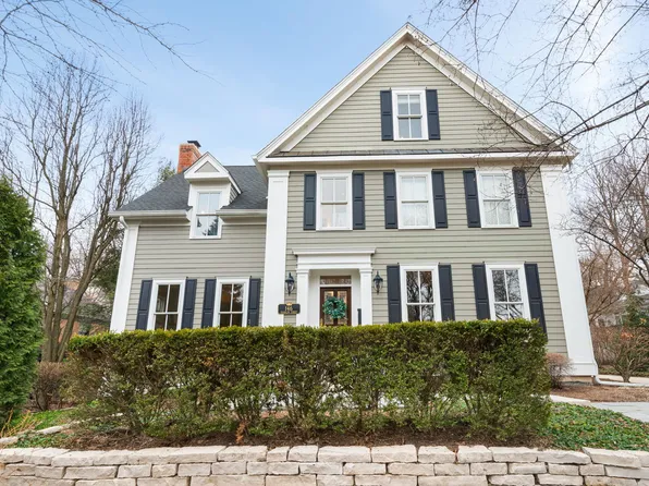 146 Franklin St, Geneva, IL 60134