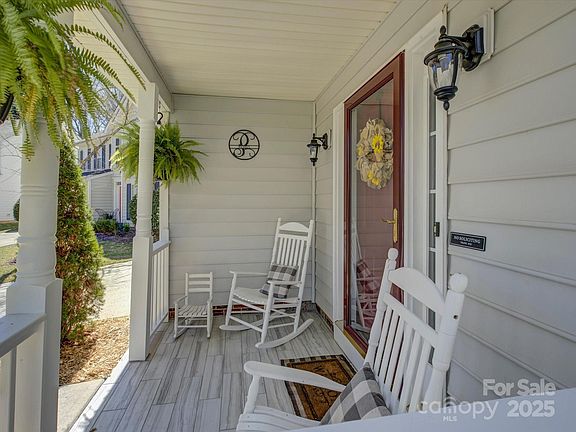 2nd image of 6527 Spanish Moss Ln