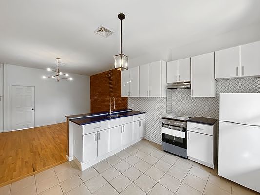 4th image of 158 E 124th St #2