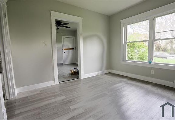 5th image of 8910 Easton Ave