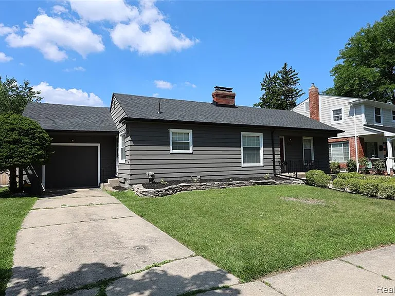 4121 Seminole Dr — Photo 2