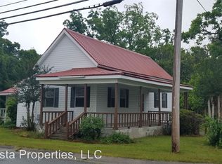 201 S Lowndes St, Hahira, GA 31632