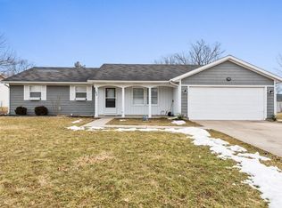 102 N Manngrove Ln, Muncie, IN 47303