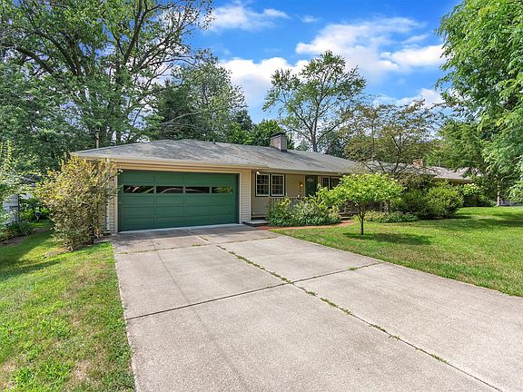 4th image of 2505 Applelane Ave