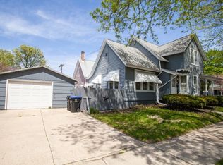 1013 S Madison St, Bloomington, IL 61701