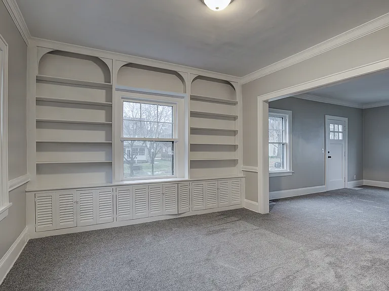 366 N Firestone Blvd — Photo 5