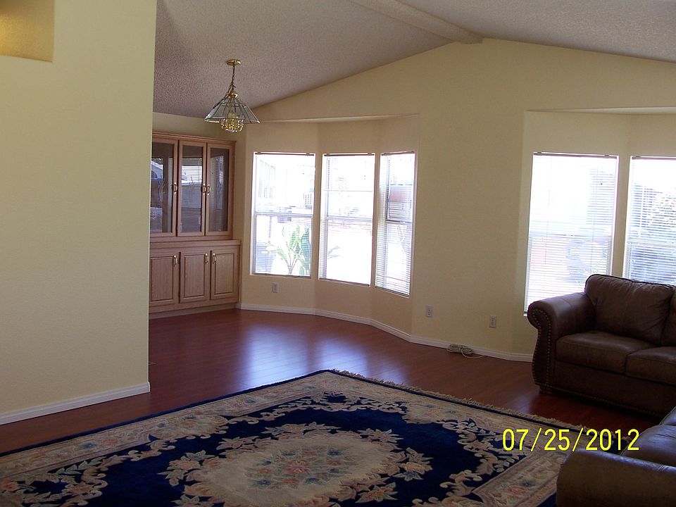 1st image of 1925 E La Veta Ave Space 66