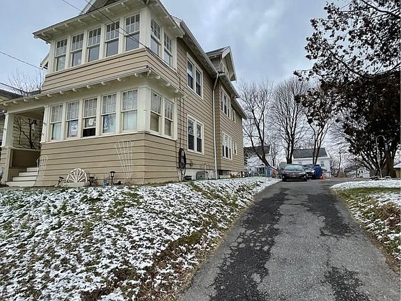 3rd image of 407 Boyden St #2