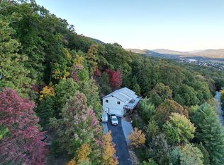 2399 Coachman Dr, Roanoke, VA 24012