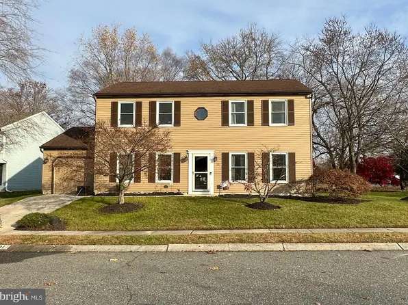 101 Bordeaux Dr, Logan Township, NJ 08085