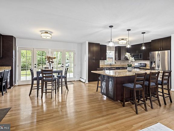 5th image of 4300 Neptune Dr #11