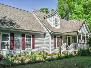 2 Spencer Rd, Candler, NC 28715