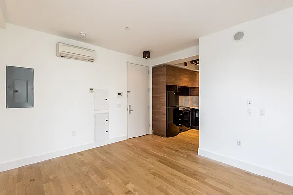 Rented by Nooklyn NYC LLC | media 44