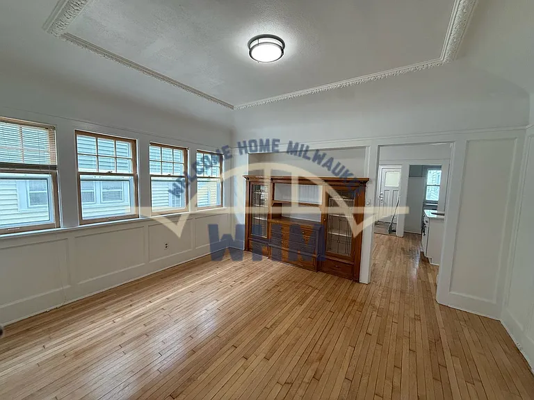 1607 N 52nd St #LOWER — Photo 1