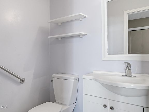 4th image of 35 Heyden Road