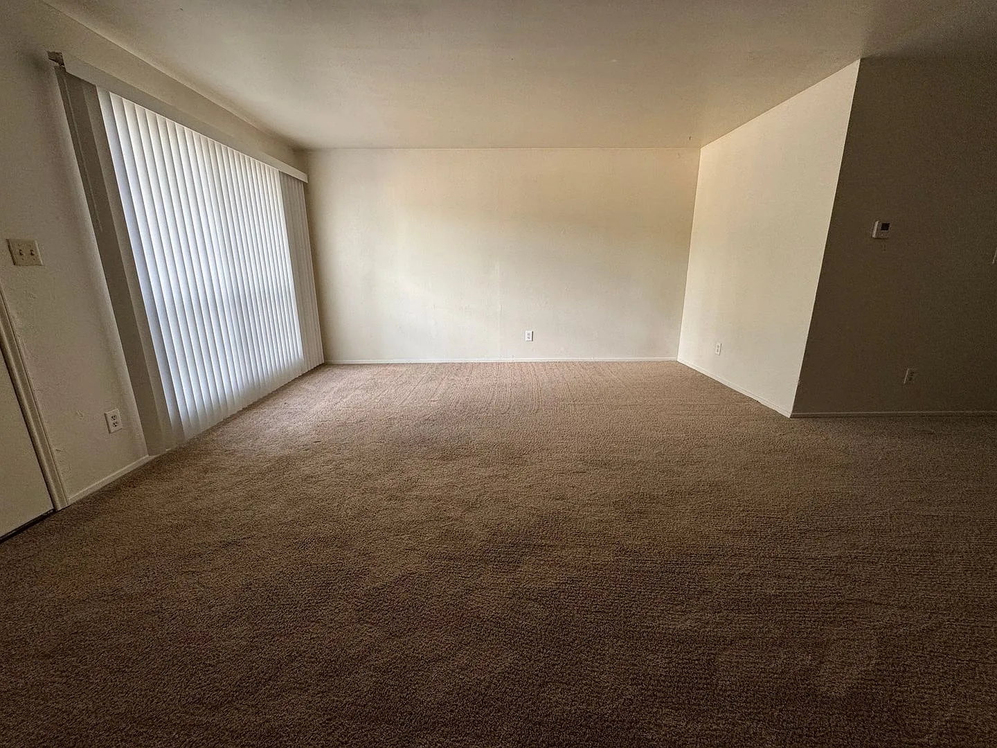 201 W Lincoln — Photo 3