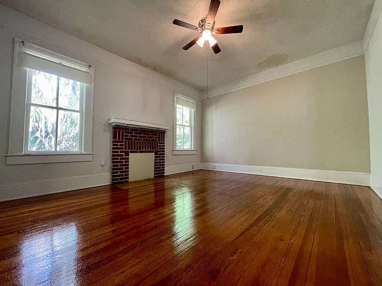 824 NE 3rd Ave — Photo 9