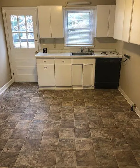 2507 Wright Ave — Photo 2