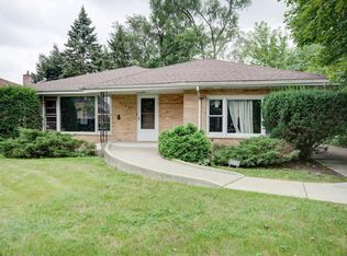 6725 Beckwith Rd, Morton Grove, IL 60053