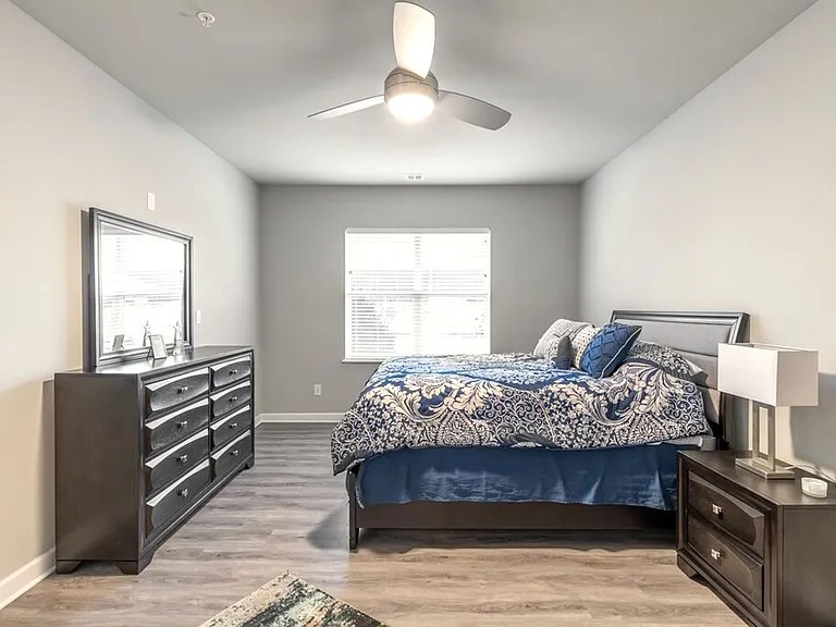 Solara Luxury Apartments — Photo 48